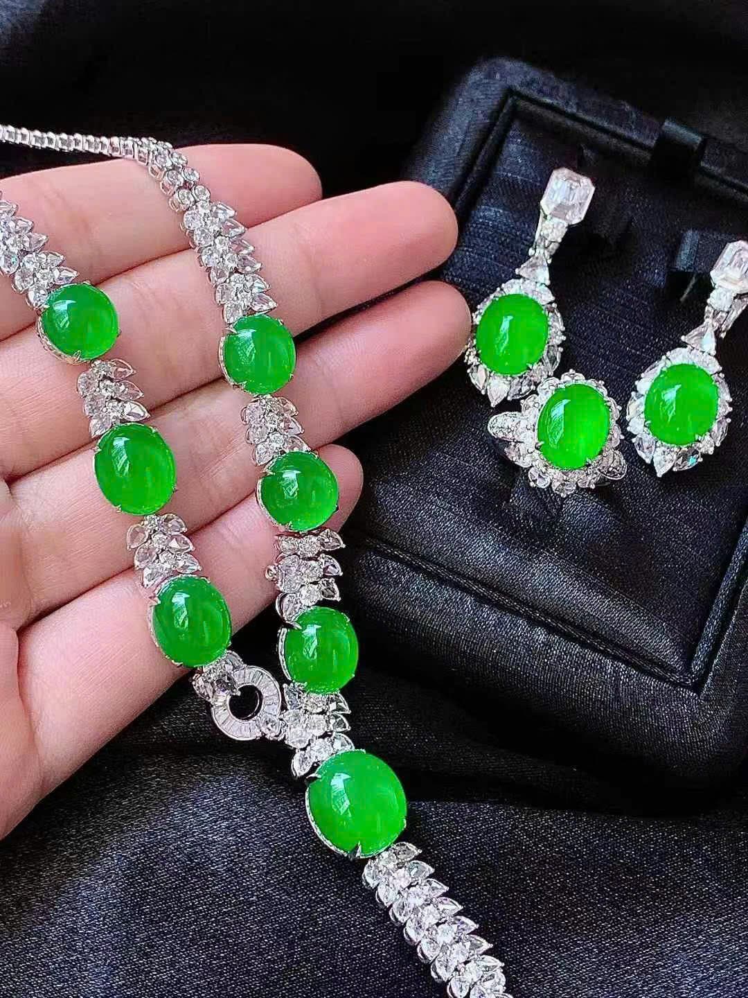 Vòng Tay Ngọc Phỉ Thúy Xanh Lý